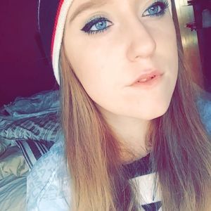 Meet your Posher, Alexia